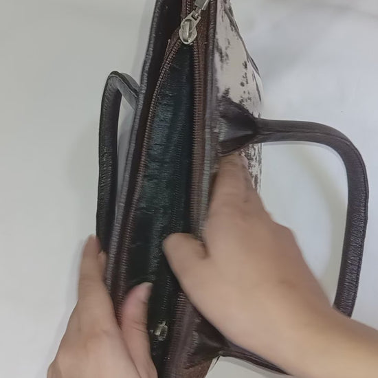 Inner pockets and space video of Ladies Handbag
